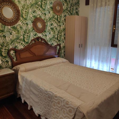 Pension Casa Leon Santoña Стая снимка